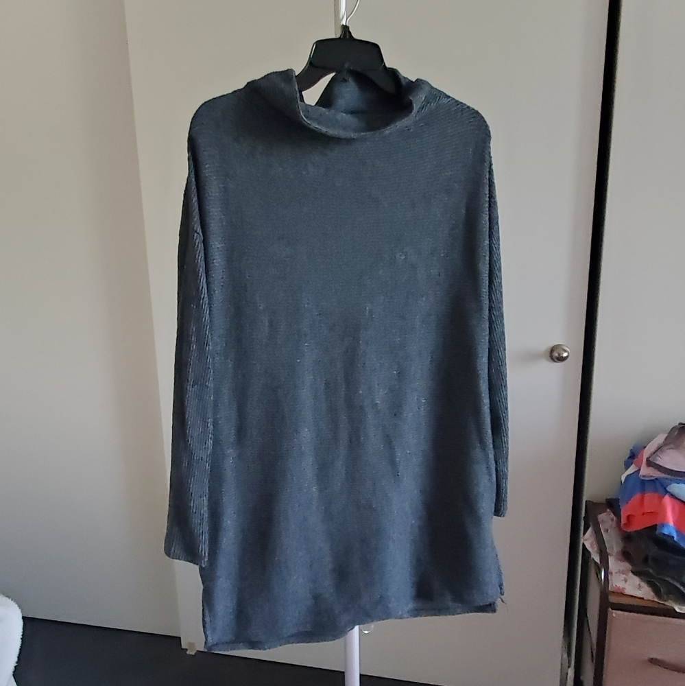 Maternity Sweater LikeNew